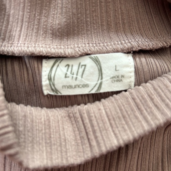 Maurice’s velvety tee - Picture 2 of 2